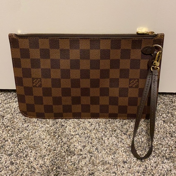 Louis Vuitton Neverfull Wristlet - Picture 1 of 4